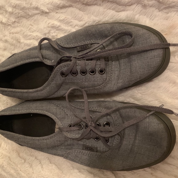 VANS - Picture 2 of 4